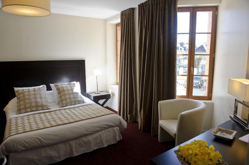 Hotel Burgevin Sully-sur-Loire Kültér fotó