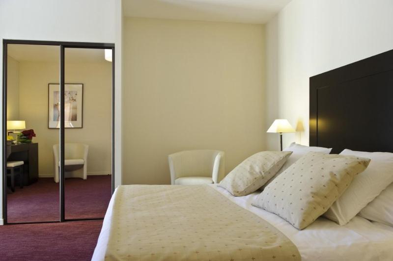 Hotel Burgevin Sully-sur-Loire Kültér fotó