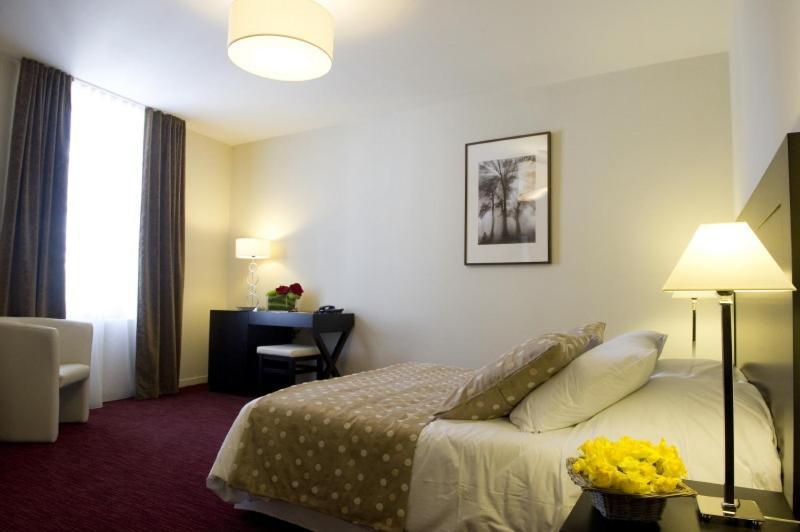 Hotel Burgevin Sully-sur-Loire Kültér fotó