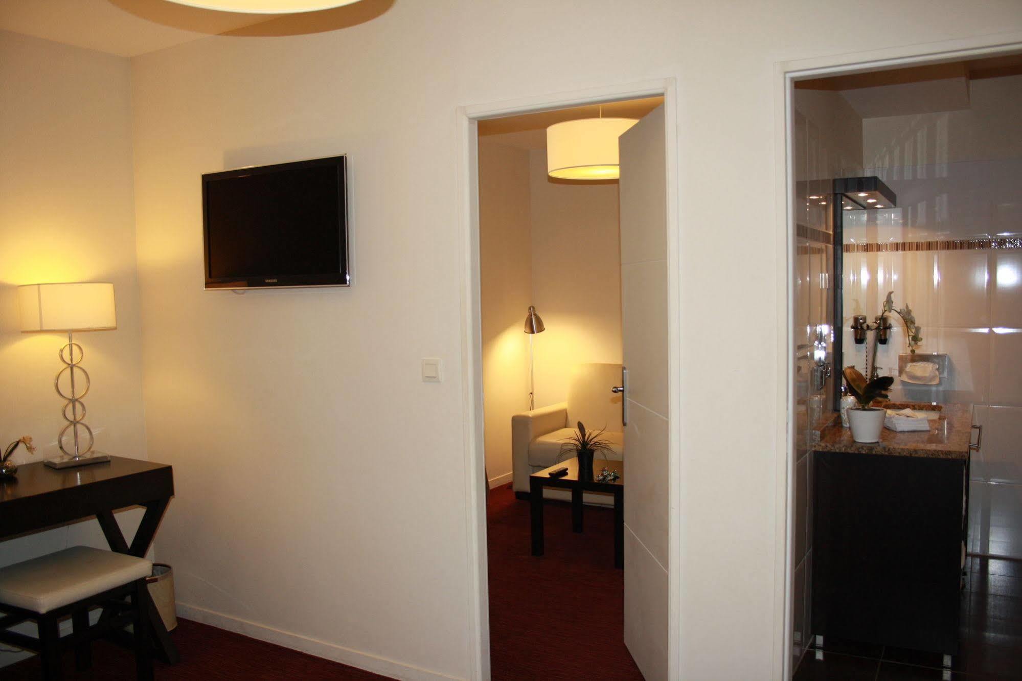 Hotel Burgevin Sully-sur-Loire Kültér fotó