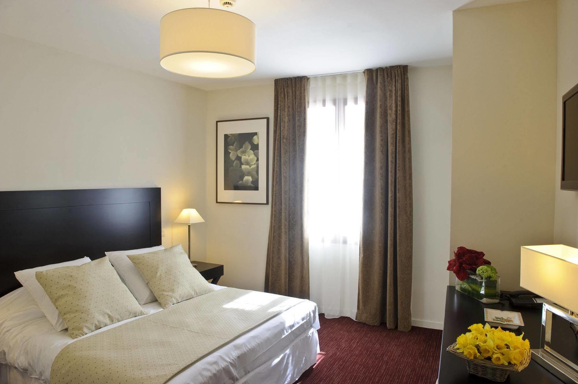 Hotel Burgevin Sully-sur-Loire Kültér fotó