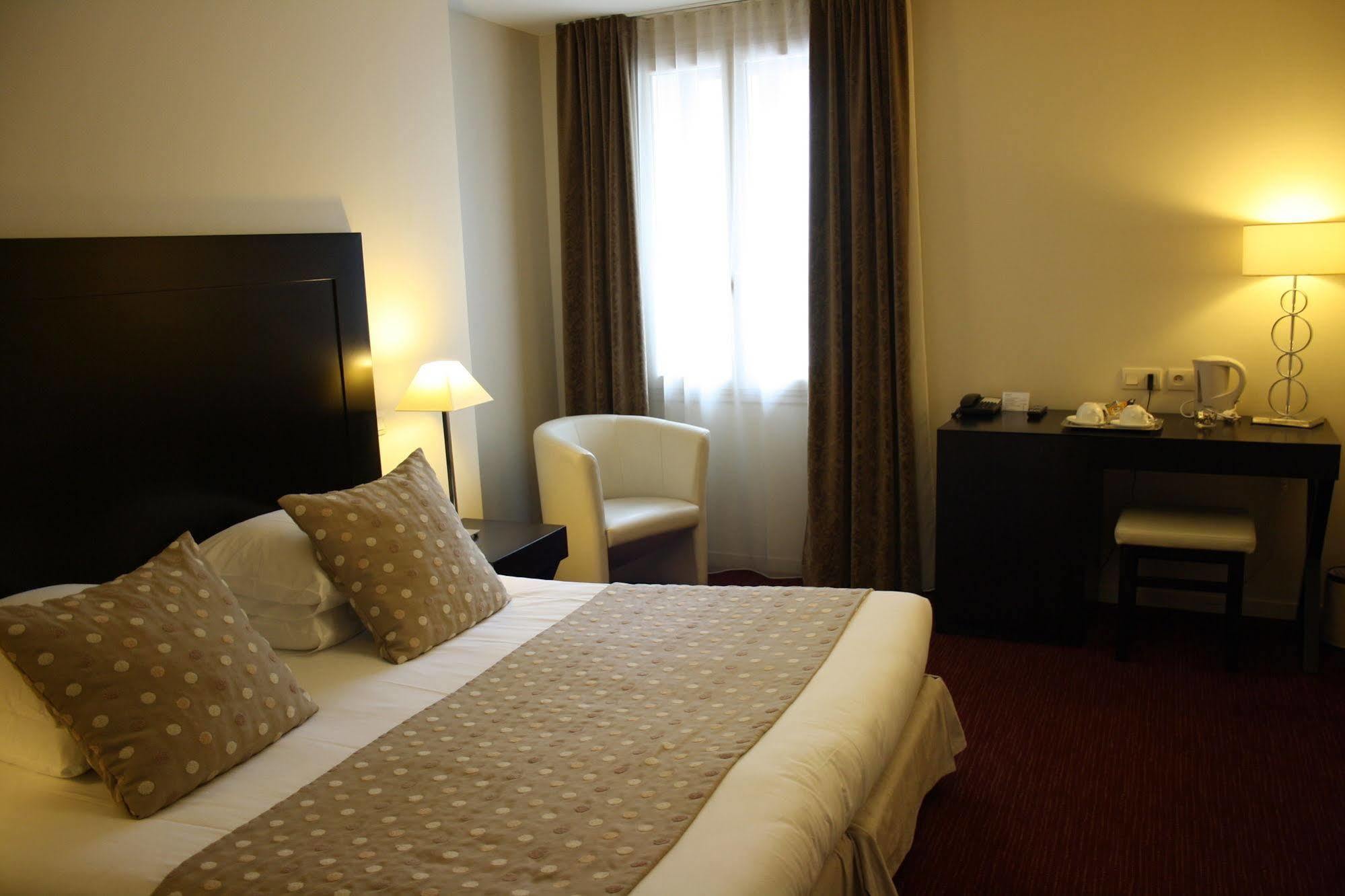 Hotel Burgevin Sully-sur-Loire Kültér fotó